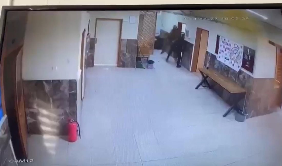 Adana’da bir kadın öğretmenin