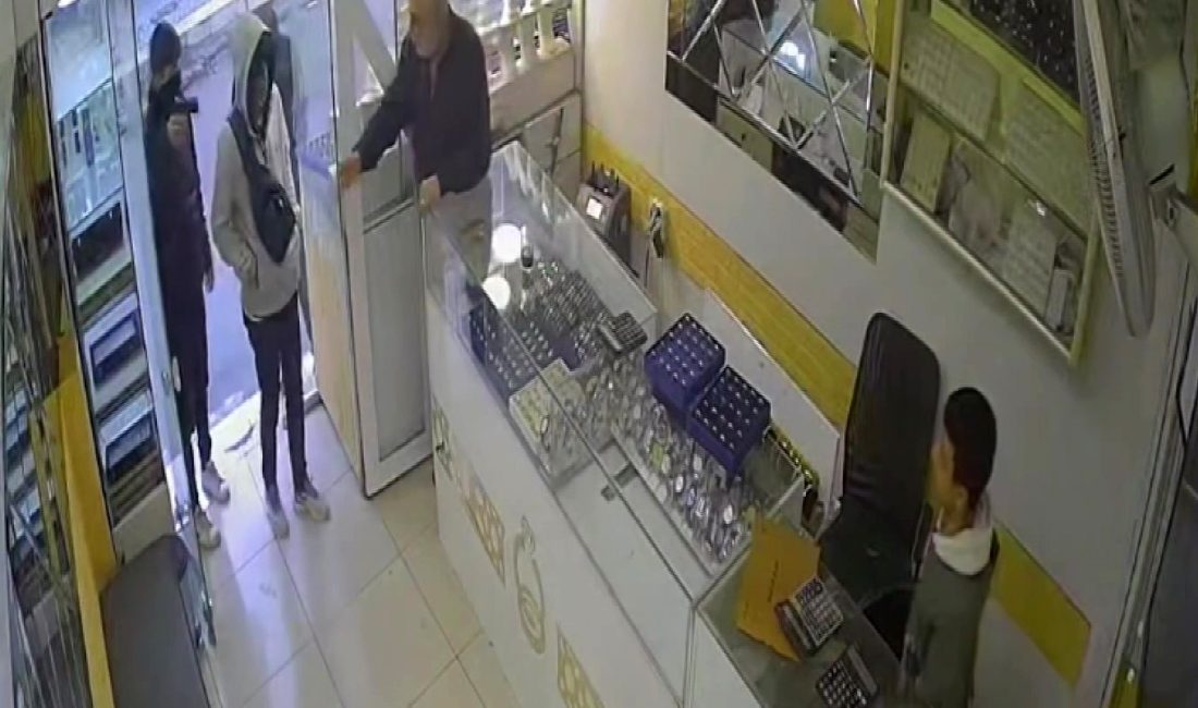 Adana’da bir kuyumcu silahlı