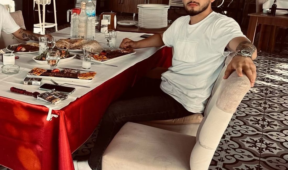 Tarsus'ta otomobille çarpışan motosikletli