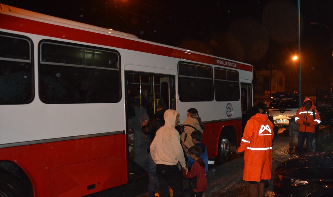 Tarsus'ta sağanak yağış sonrası