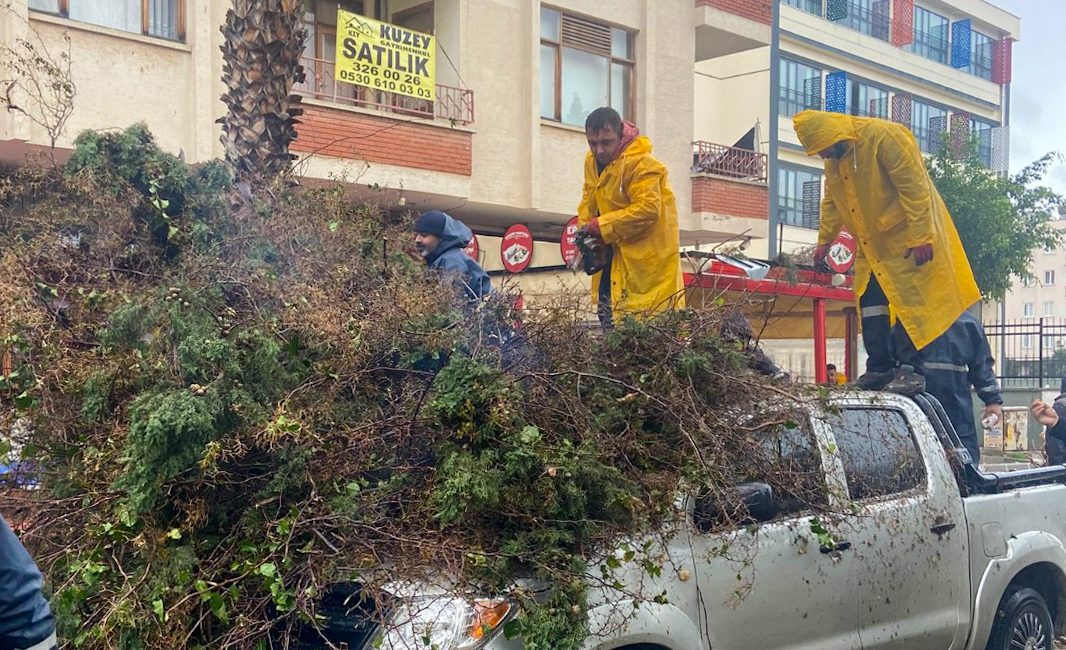 Yenişehir Belediyesi fırtınaya karşı