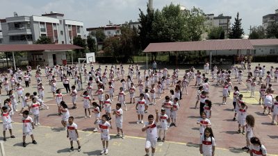Mersin'in Tarsus ilçesindeki bir ilkokulda