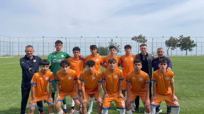 Mersin U-15 Ligi’nde şampiyon olan