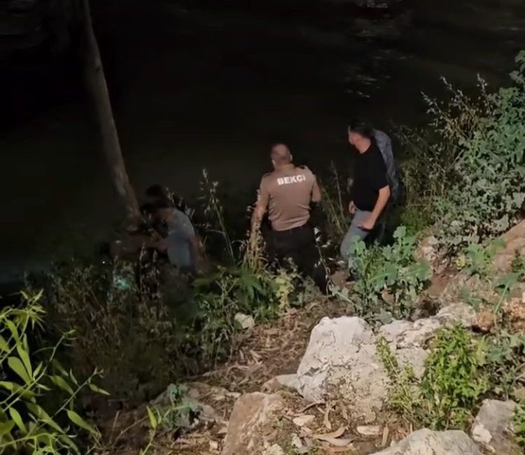 Mersin'in Silifke ilçesinde ırmakta