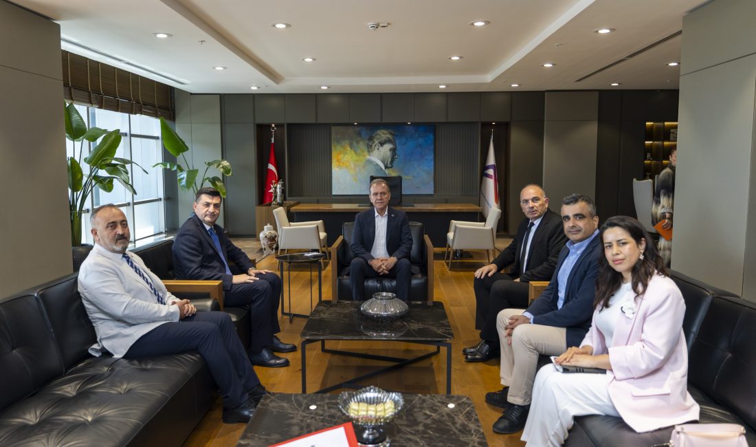 ŞEHİT AİLELERİ VE MALÜL GAZİLER DERNEĞİ BAŞKAN SEÇER’İ ZİYARET ETTİ