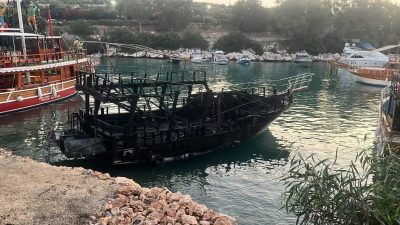 Mersin'in Silifke ilçesi sınırlarında sahilde